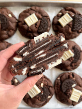 Load image into Gallery viewer, Chocolate Cookies &amp; Cream